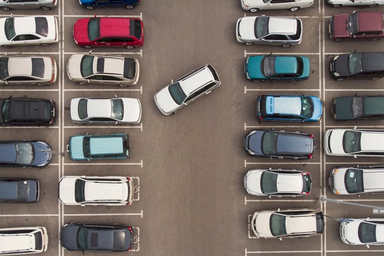 Poziv k ureditvi problematike pomanjkanja parkirnih mest na Litostrojski cesti 54